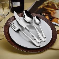 Set de Cubiertos modelo QUEEN